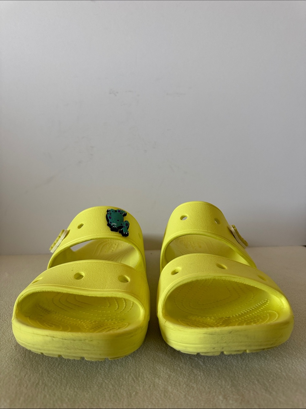 CROCS slides - Picture 2 of 10